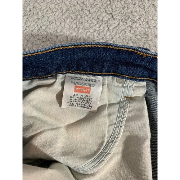Wrangler Premium Quality Relaxed Fit Men's Jeans Size 40 x 32 Bootcut - Picture 3 of 10